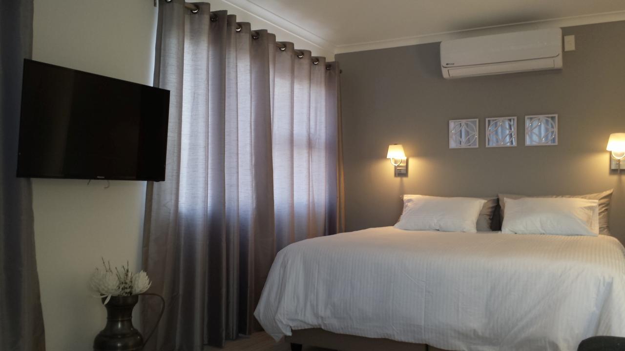 29 Carissa Street Apartment Somerset West Exterior photo