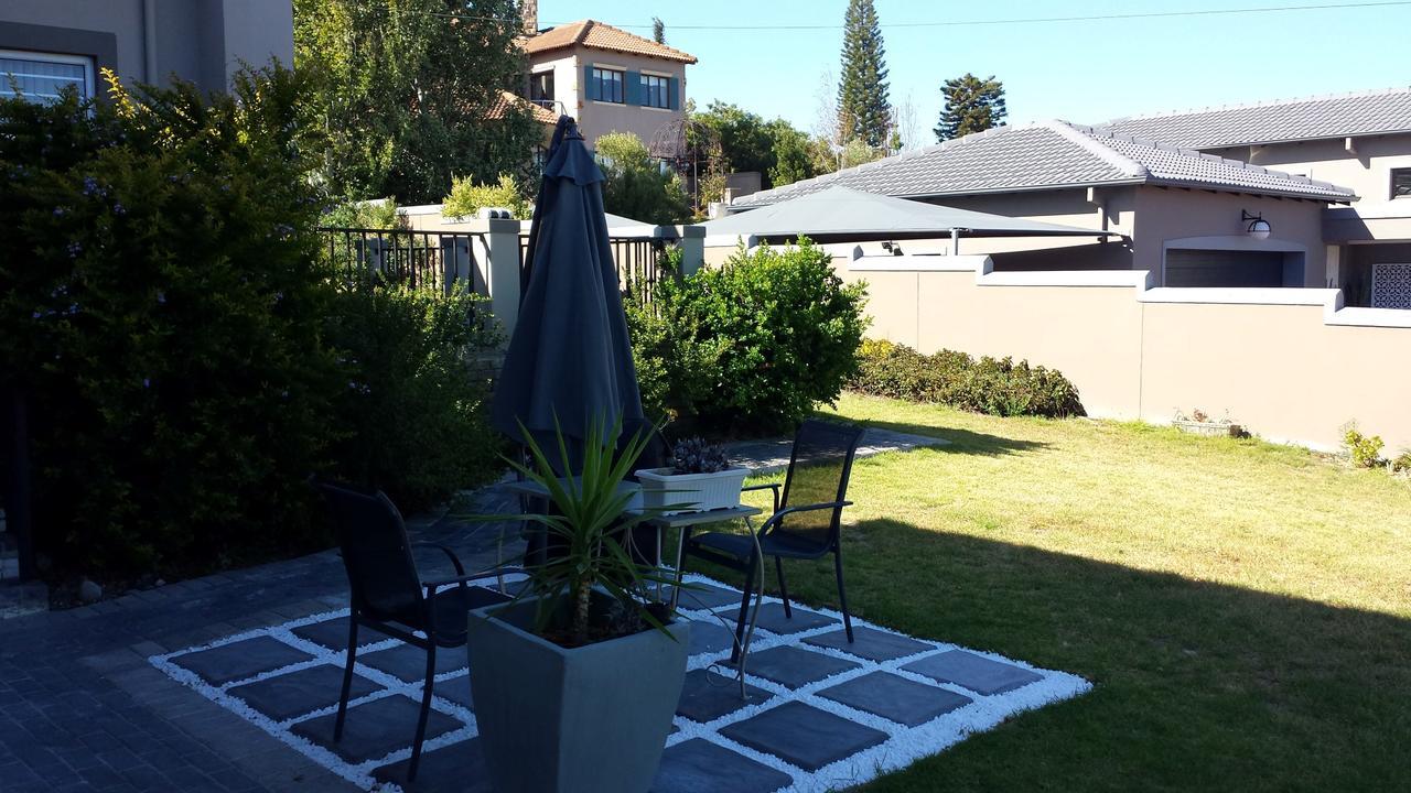 29 Carissa Street Apartment Somerset West Exterior photo