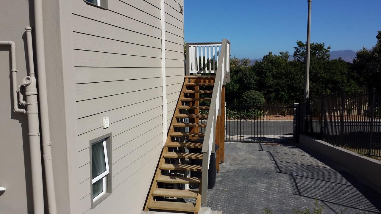 29 Carissa Street Apartment Somerset West Exterior photo